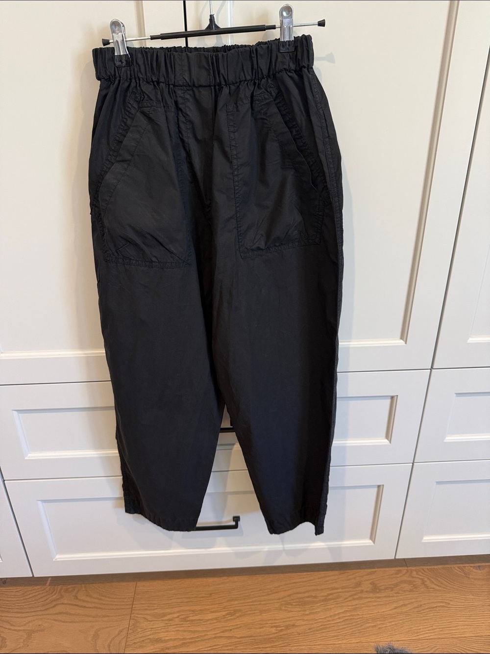 Women's Black Cropped Elastic-Waist Utility Pants